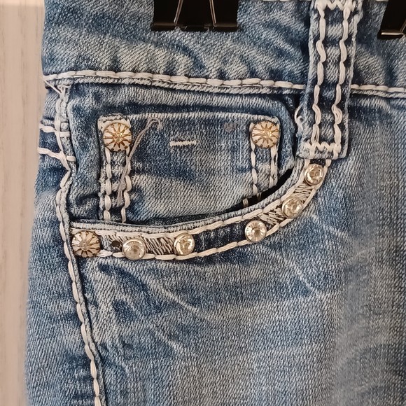 LA Idol USA Jeans, Size 5, Low-Rise, Boot Cut, 30W x 30L, Bedazzled - Picture 10 of 12